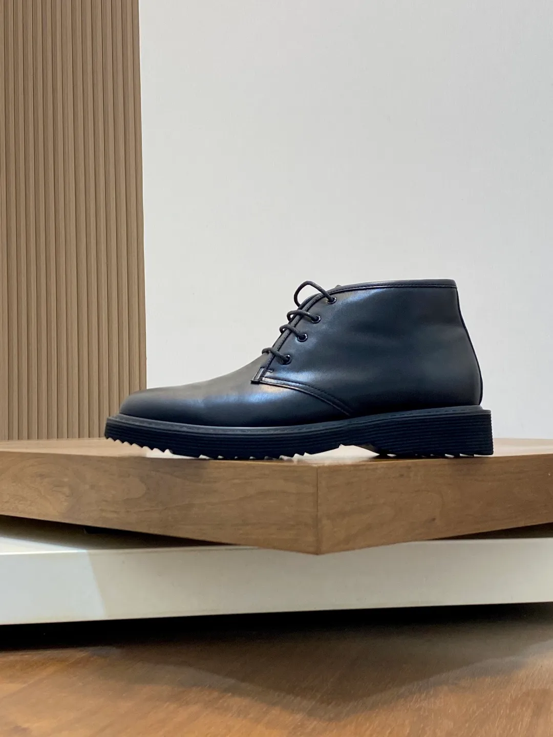 Men's shoes 💰840 Prada/Prada lace-up high-top wool sneakers, top-notch goods, show version, leading counter trial style, Nappa cowhide material, light and breathable, soft and comfortable, unique sports style, genuine leather tongue, full of brand style, lightweight embossed rubber sole, light and about 4CM higher, genuine leather feet, full wool on the inside, great foot feel, with original packaging Size: 39-40-41-42-43-44 (38, 45, 46 customized) leather shoe size
